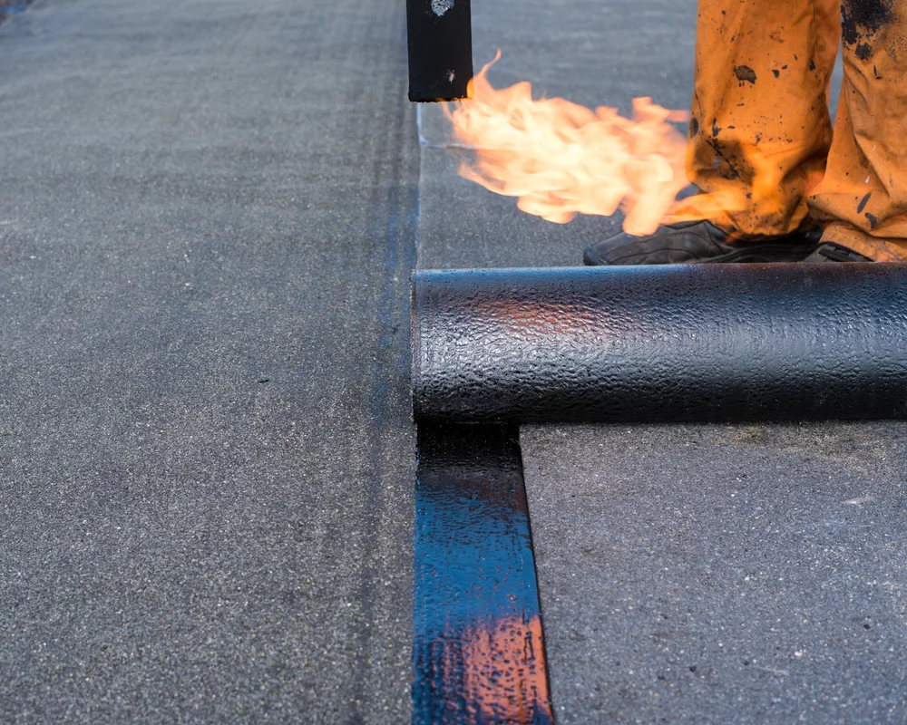 installation-process-of-roll-roofing