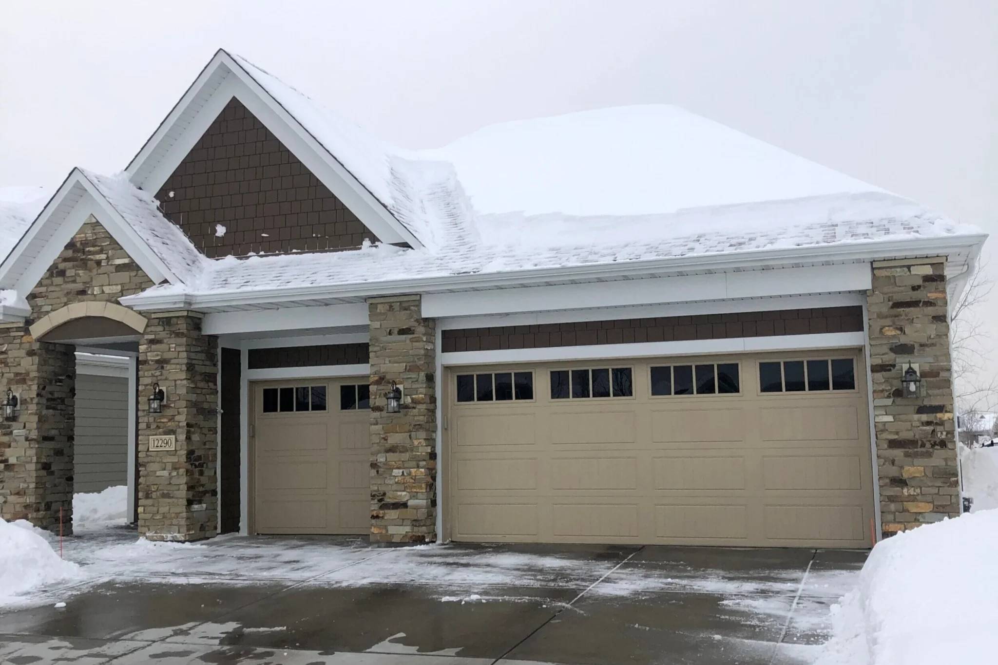 Roofsnowremoval scaled